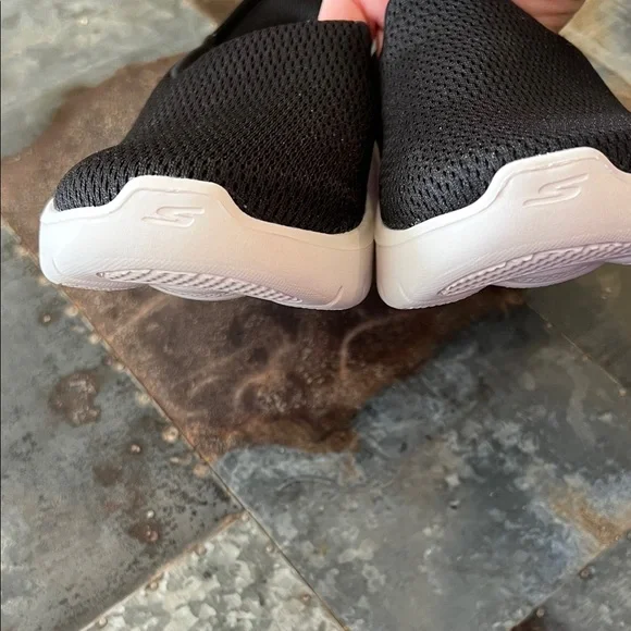 Like new Skechers | Go Walk Slip-Ins | Size 8 1/2 - Picture 8 of 16